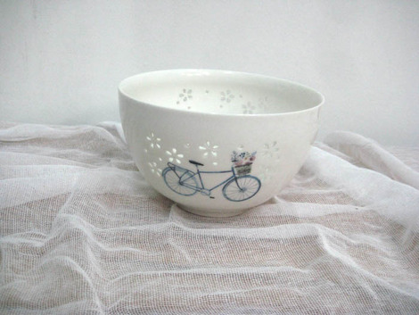 PORCELAIN MEDIUM WHITE BOWL 16χ16χ11