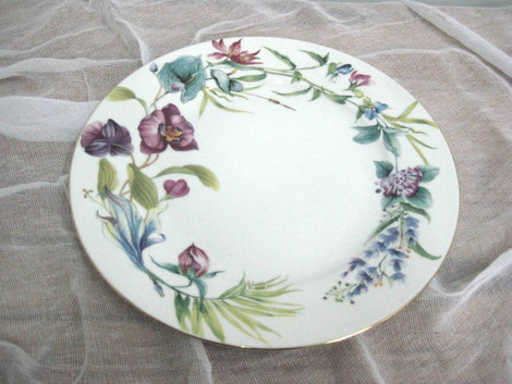 LARGE PORCELAIN PLATE