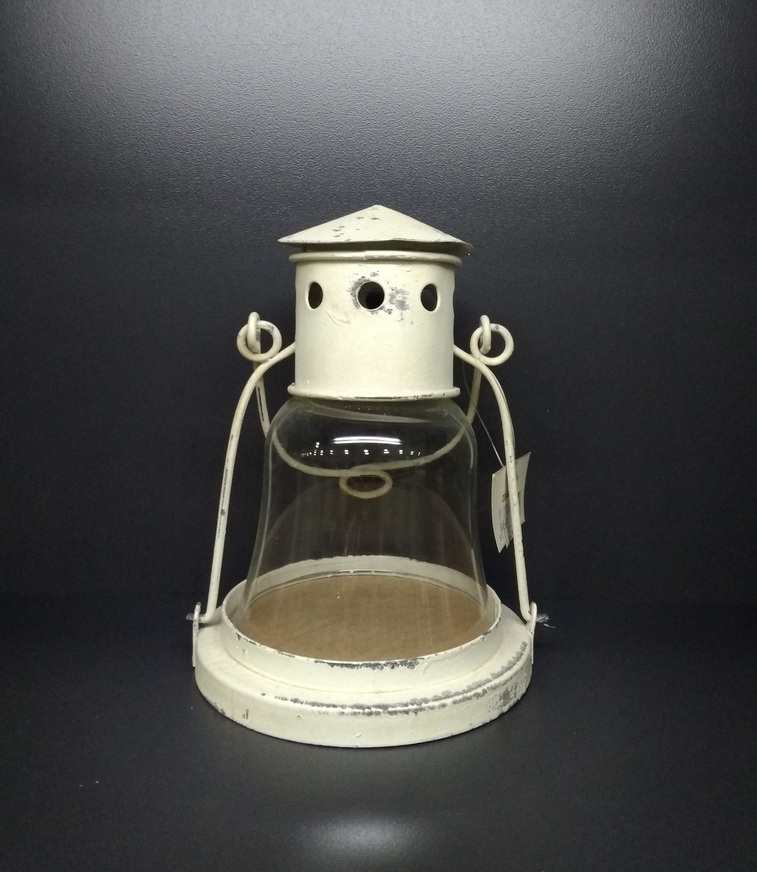 WHITE METAL LAMP